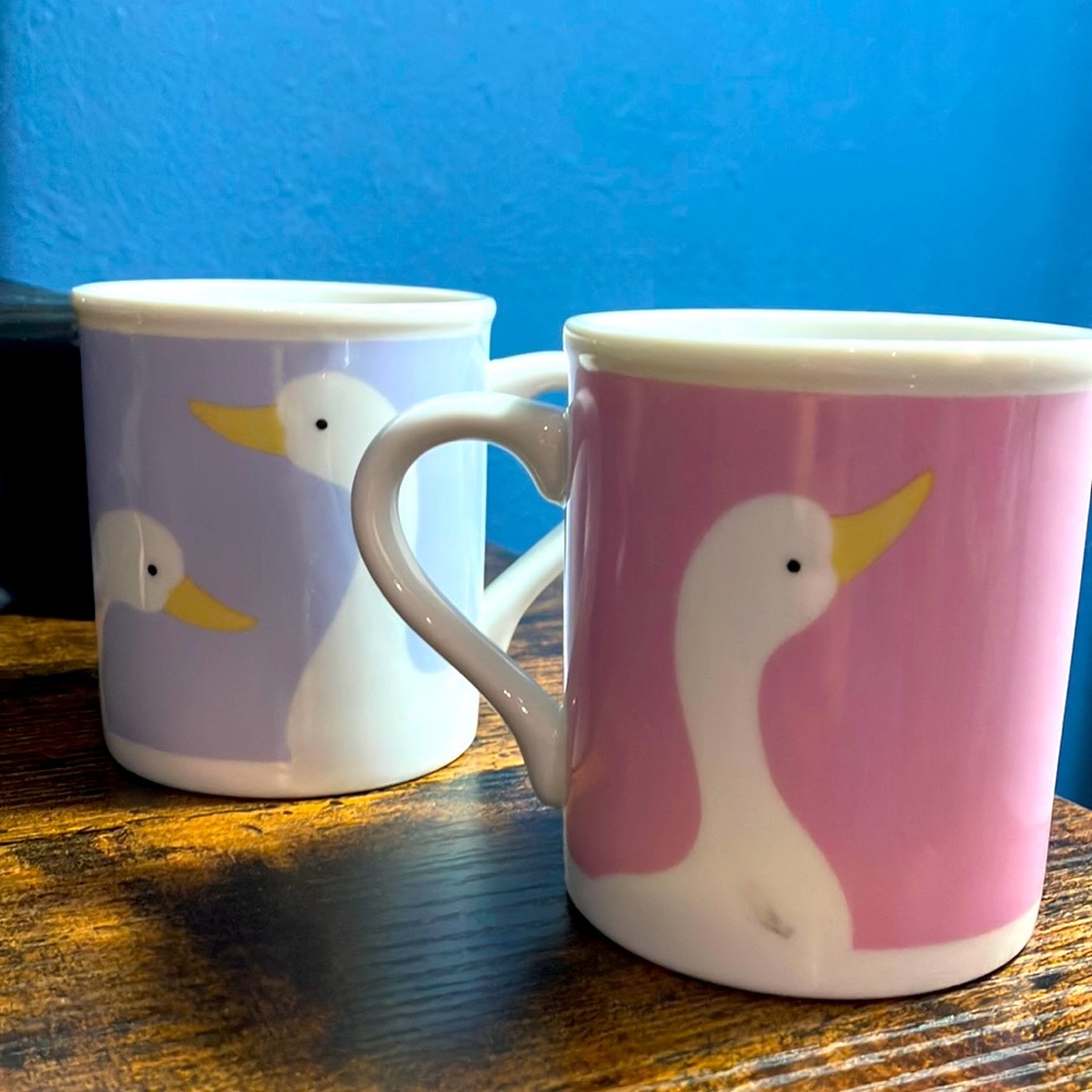 Adorable Vintage Pink & Purple Duck Mugs
